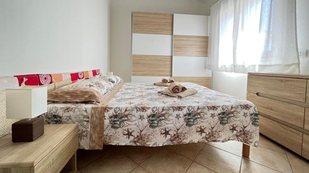 Апартаменты Attici Con Terrazzo Vista Mare Калазетта Экстерьер фото