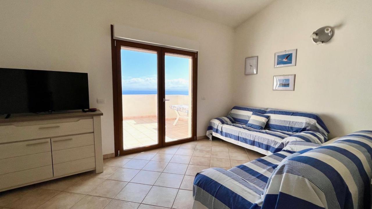Апартаменты Attici Con Terrazzo Vista Mare Калазетта Экстерьер фото