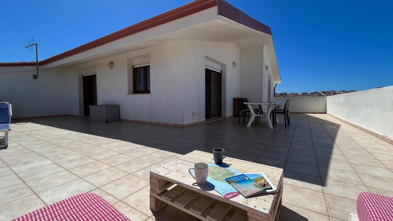 Апартаменты Attici Con Terrazzo Vista Mare Калазетта Экстерьер фото
