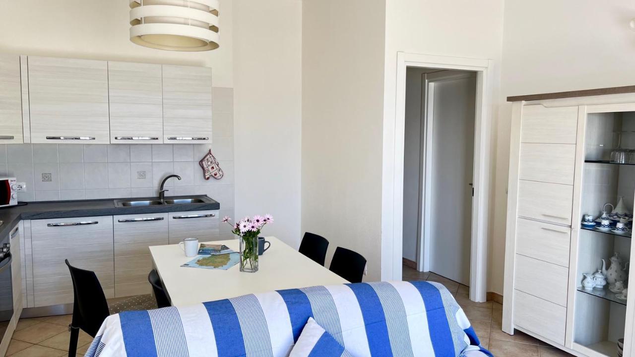 Апартаменты Attici Con Terrazzo Vista Mare Калазетта Экстерьер фото
