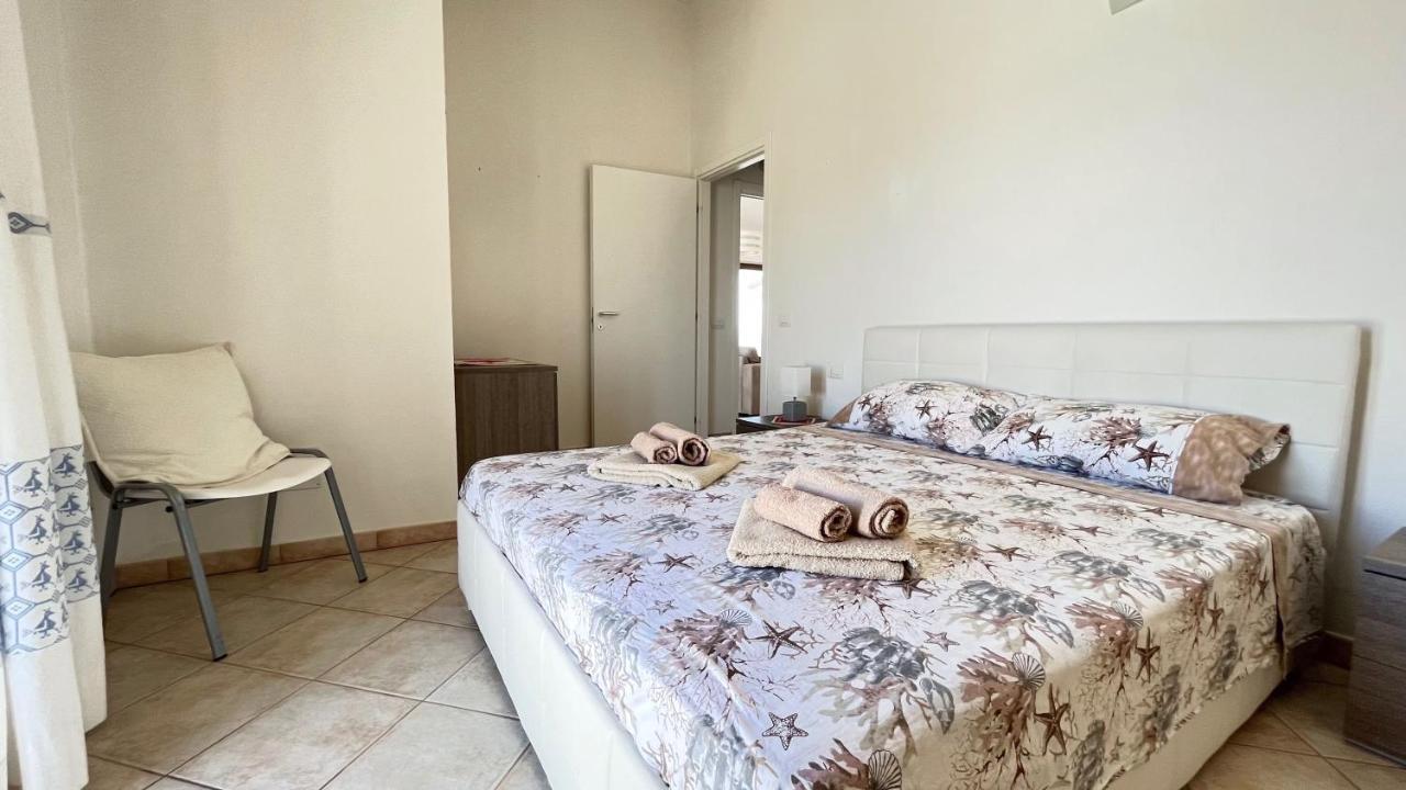 Апартаменты Attici Con Terrazzo Vista Mare Калазетта Экстерьер фото