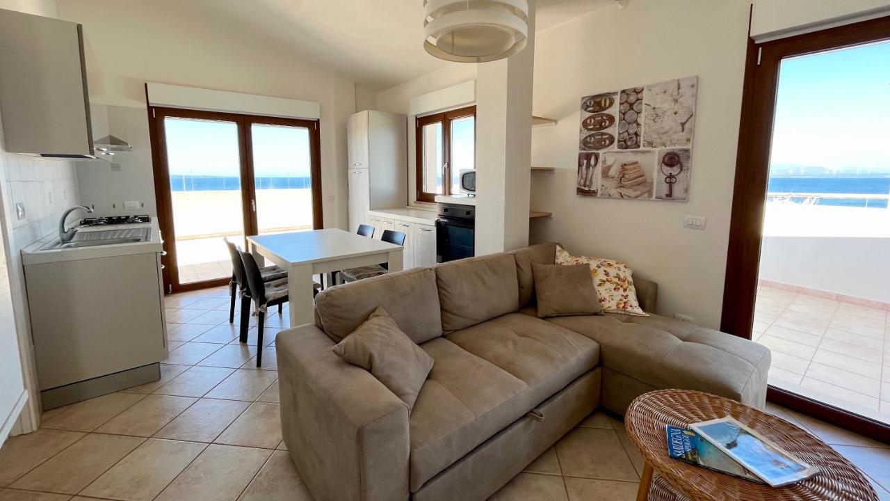 Апартаменты Attici Con Terrazzo Vista Mare Калазетта Экстерьер фото